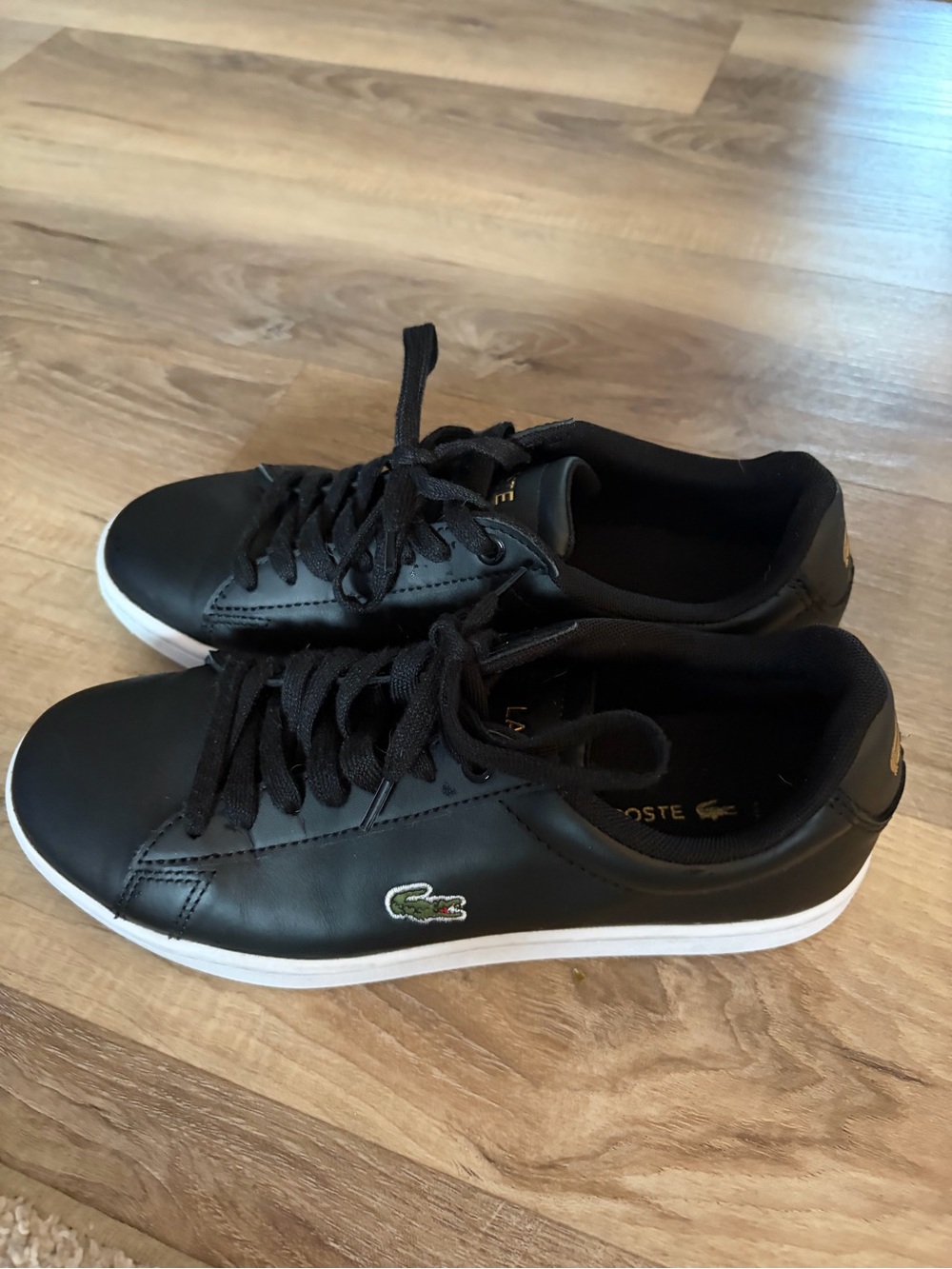 Lacoste Hydez Womens Sneakers Size 6.5 Black Leather Gold Crocodile Shoes Low